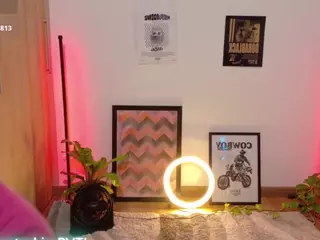 SaraSavaage's Live Sex Cam Show