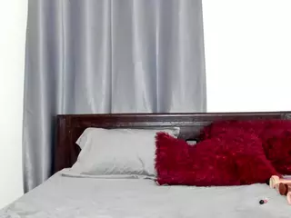 Sweet-Tina's Live Sex Cam Show