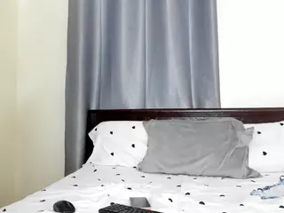 Sweet-Tina's Live Sex Cam Show