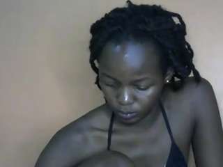 sweetness-tiana's CamSoda show and profile