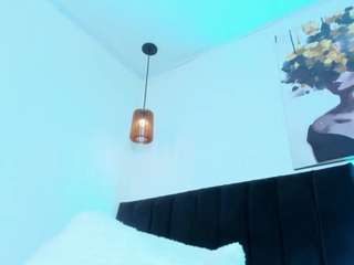 dollyzoe's CamSoda show and profile