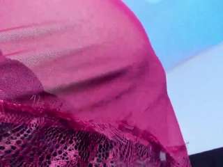 dollyzoe's CamSoda show and profile