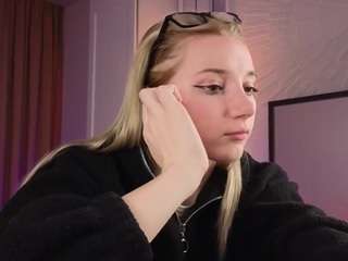 Saramore nude