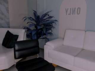 le modèle isabelbornner est en webcam porno dans un show sur le site camsoda, il possède les tags suivants: athletic,black hair,blowjob,body massage,brown eyes,cum in pussy,deepthroat,fingering,no drinking,no smoking,orgasm,big tits,hd