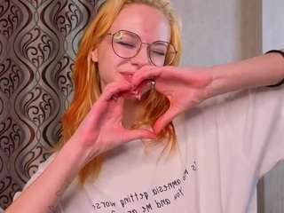 accabierly's CamSoda show and profile