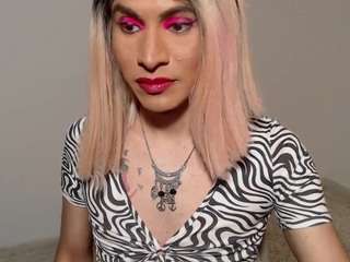 hugedanexxx webcam model