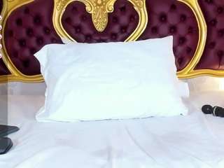 kendralholson's CamSoda show and profile