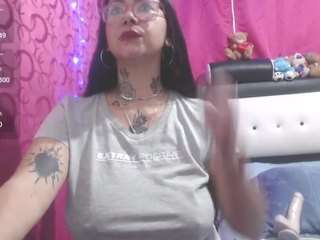  salomeone chat room