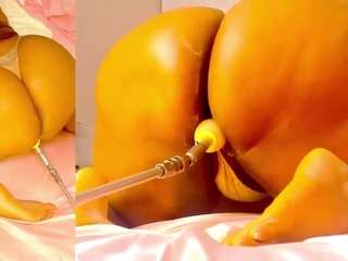 carmencash Live Webcam on CamSoda