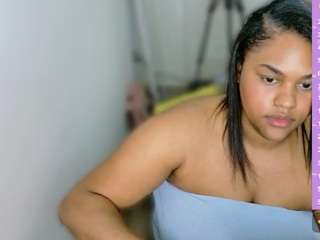 carmencash Live Webcam on CamSoda