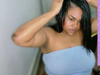 carmencash Live Webcam on CamSoda