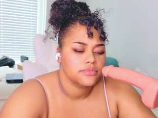 BEST DICK SUCKER ON CAMSODA live cam preview