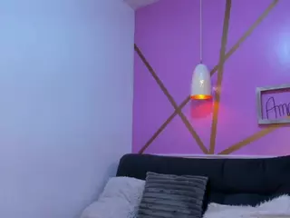 Emilywillss's Live Sex Cam Show