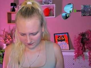 madam-ulis live webcam show