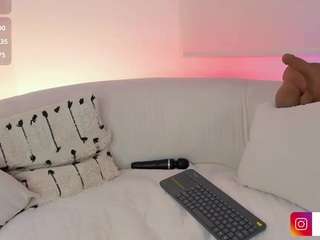 Live webcam model riley-pride on Soda Cams