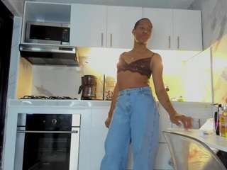 amber-dior Live Webcam on CamSoda
