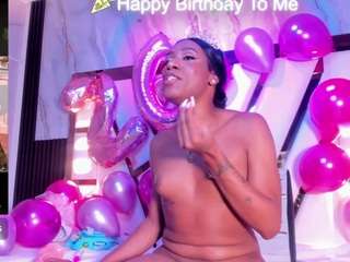 amber-dior from CamSoda is Freechat