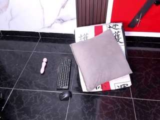 amber-dior's CamSoda show and profile