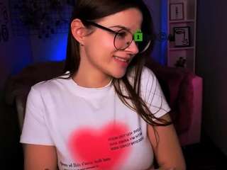 berry-alma's CamSoda show and profile