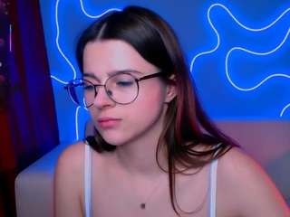 berry-alma, female webcam model,  years old, on live webcam