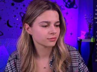 berry-alma's CamSoda show and profile