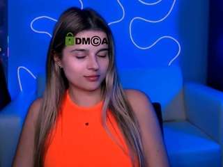 berry-alma's CamSoda show and profile