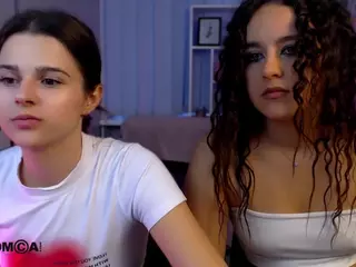 berry-alma's Live Sex Cam Show