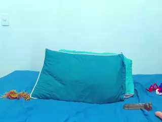 Cloeerabbytt's Live Sex Cam Show