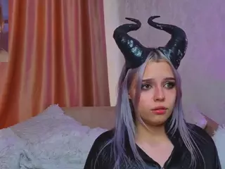 Lux's Live Sex Cam Show