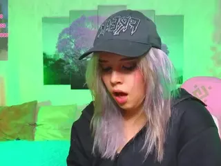 Lux's Live Sex Cam Show