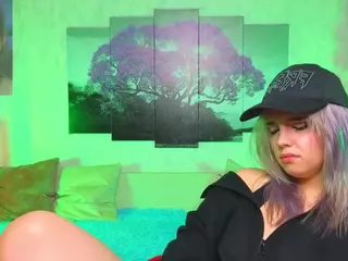 Lux's Live Sex Cam Show