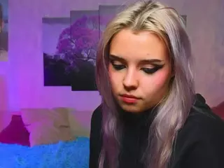 Lux's Live Sex Cam Show