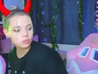 Lux's Live Sex Cam Show