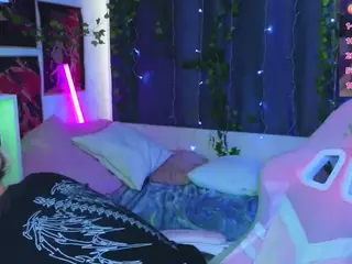 Lux's Live Sex Cam Show