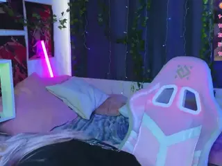 Lux's Live Sex Cam Show