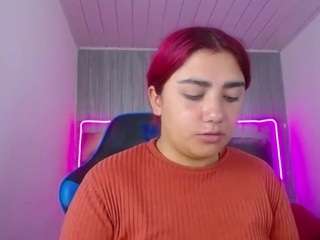 petitelucy18 webcam model