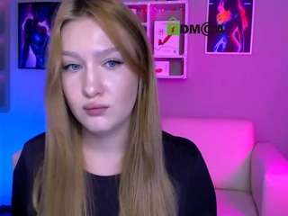 playful-sophie Live Webcam on CamSoda