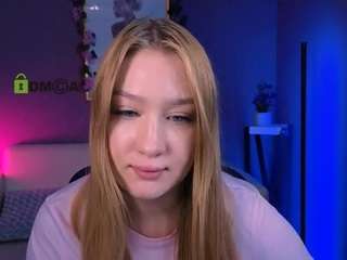 playful-sophie Live Webcam on CamSoda