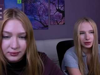 playful-sophie Live Webcam on CamSoda