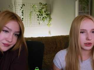 playful-sophie live webcam on Soda Cams