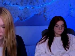 playful-sophie live cam profile