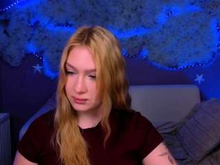 playful-sophie Live Webcam on CamSoda