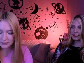 Ce modèle est en direct maintenant. playful-sophie