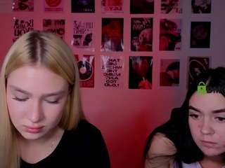 playful-sophie live webcam show