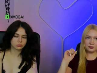 playful-sophie live webcam show