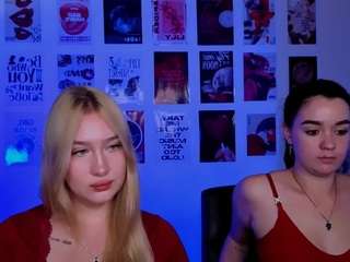 playful-sophie live webcam show