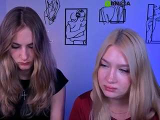 playful-sophie live webcam show