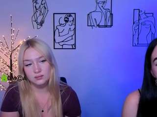 playful-sophie live webcam show