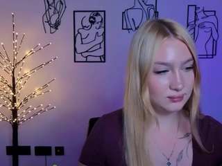 playful-sophie live webcam show
