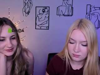 playful-sophie live webcam show